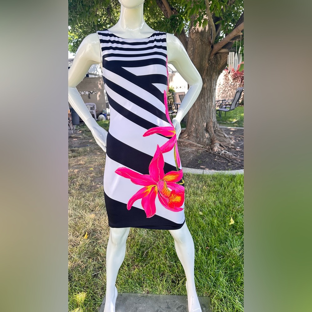 Cache Black and White Sleeveless Sheath Dress